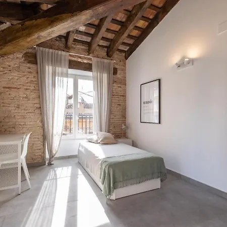 Residencia Universitaria Trinitarios Valence Extérieur photo