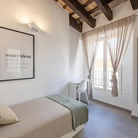 Residencia Universitaria Trinitarios Valence Extérieur photo